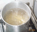 Boiling pasta